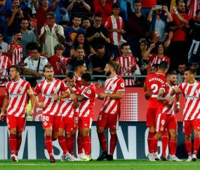 纽卡斯尔联主场迎战毕尔巴鄂竞技，凭借攻防统治力和主场优势力争欧冠晋级。